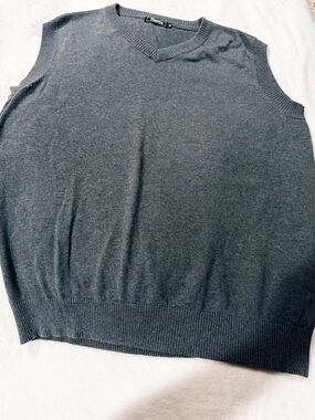 90’s vintage Men's V-Neck Sweater Vest - Charcoal size XL